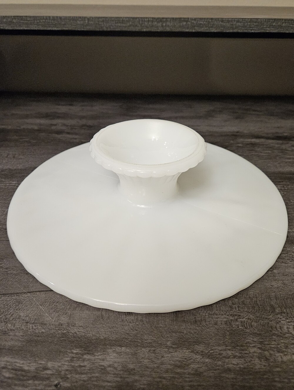 Vintage Anchor Hocking Starburst White Milk Glass Pedestal Cake Stand - Picture 9 of 10